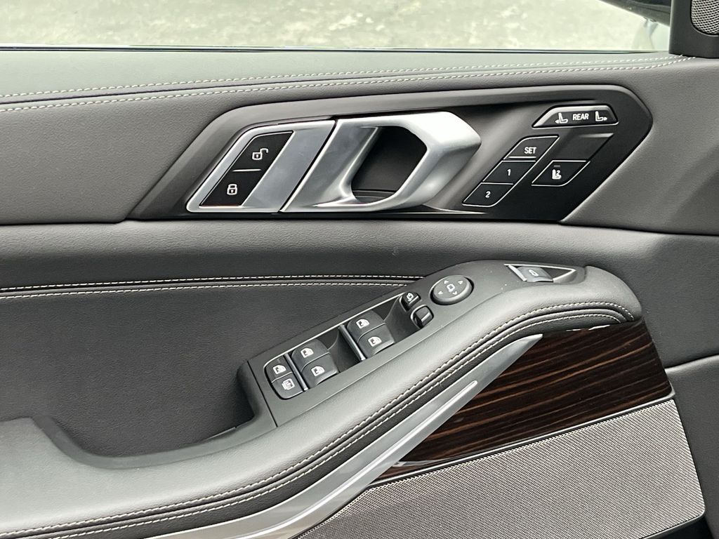 2026 BMW X7 xDrive40i 13