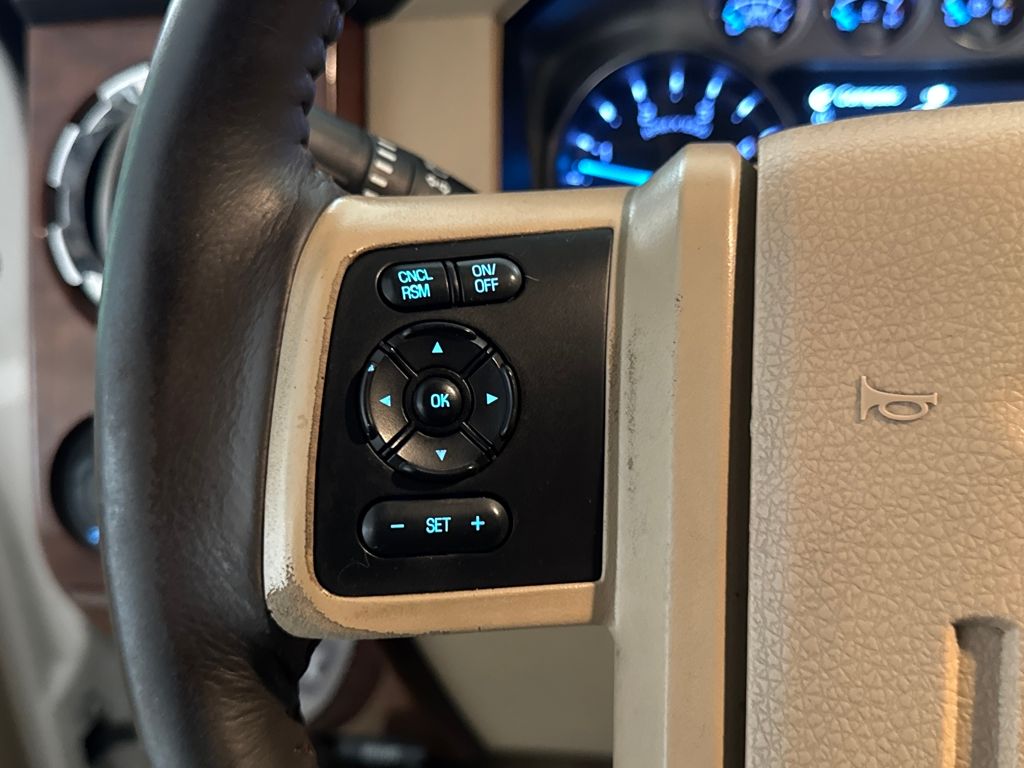 Used 2015  Ford Lariat image 22