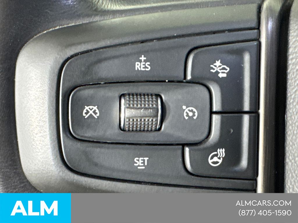 Used 2025 White GMC AT4X image 28
