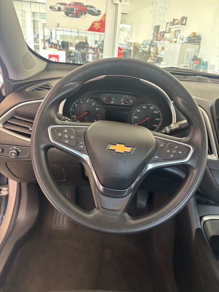Used 2025 Chevrolet Malibu Sedan