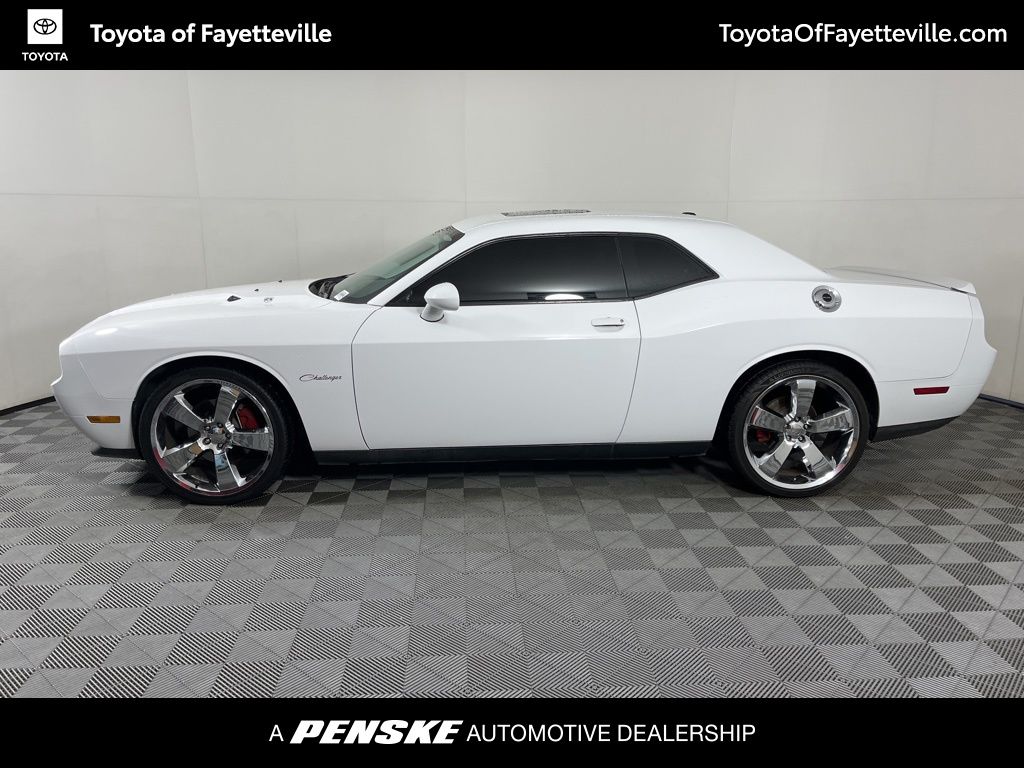 2012 Dodge Challenger SXT 2