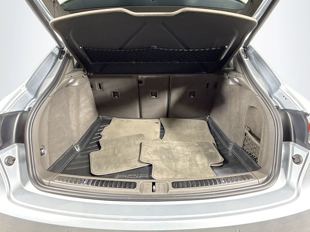 Thumbnail: 2020 Porsche Macan - 28