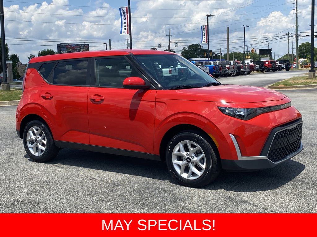 2025 Kia Soul 2.0L LX IVT's photo