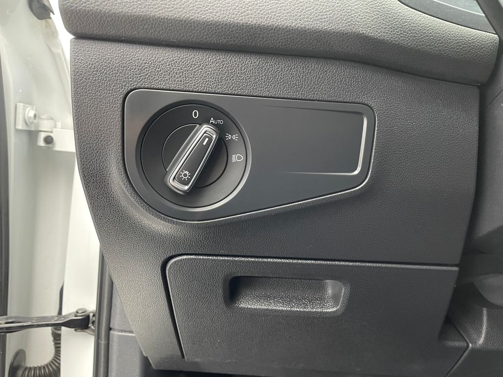 Thumbnail: 2018 Volkswagen Tiguan - 19