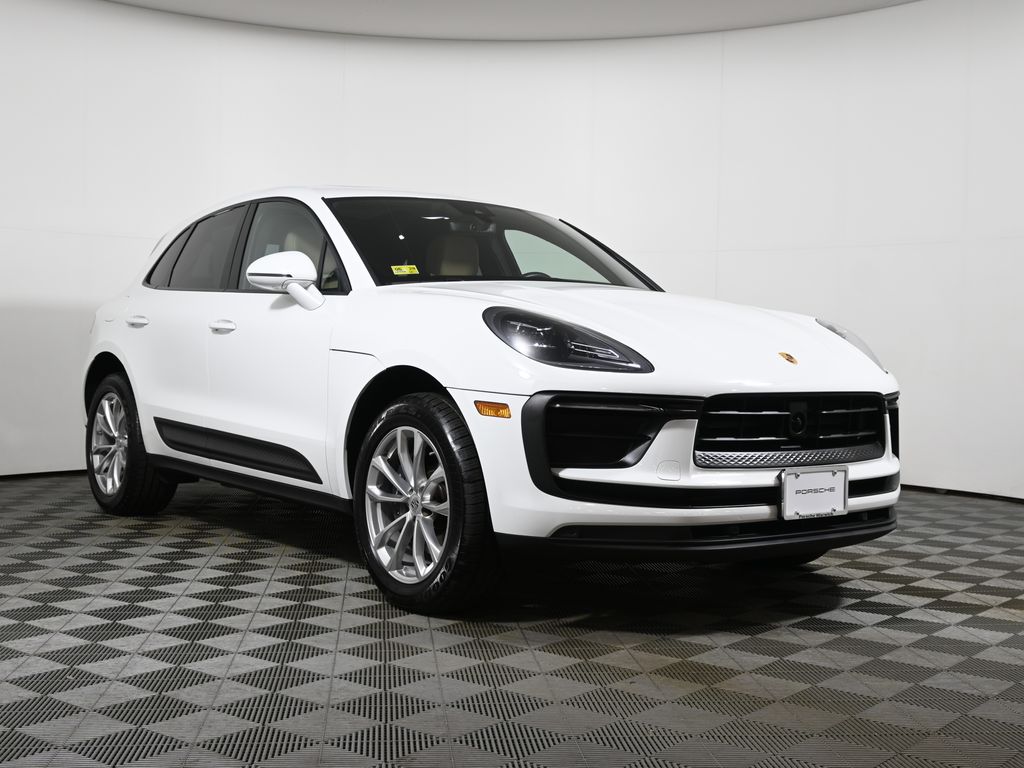 Thumbnail: 2023 Porsche Macan - 9