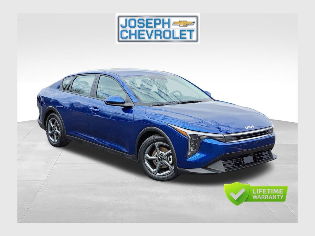 Deep Sea Blue 2025 Kia K4 Sedan Front-Wheel Drive Continuously Variable Transmission