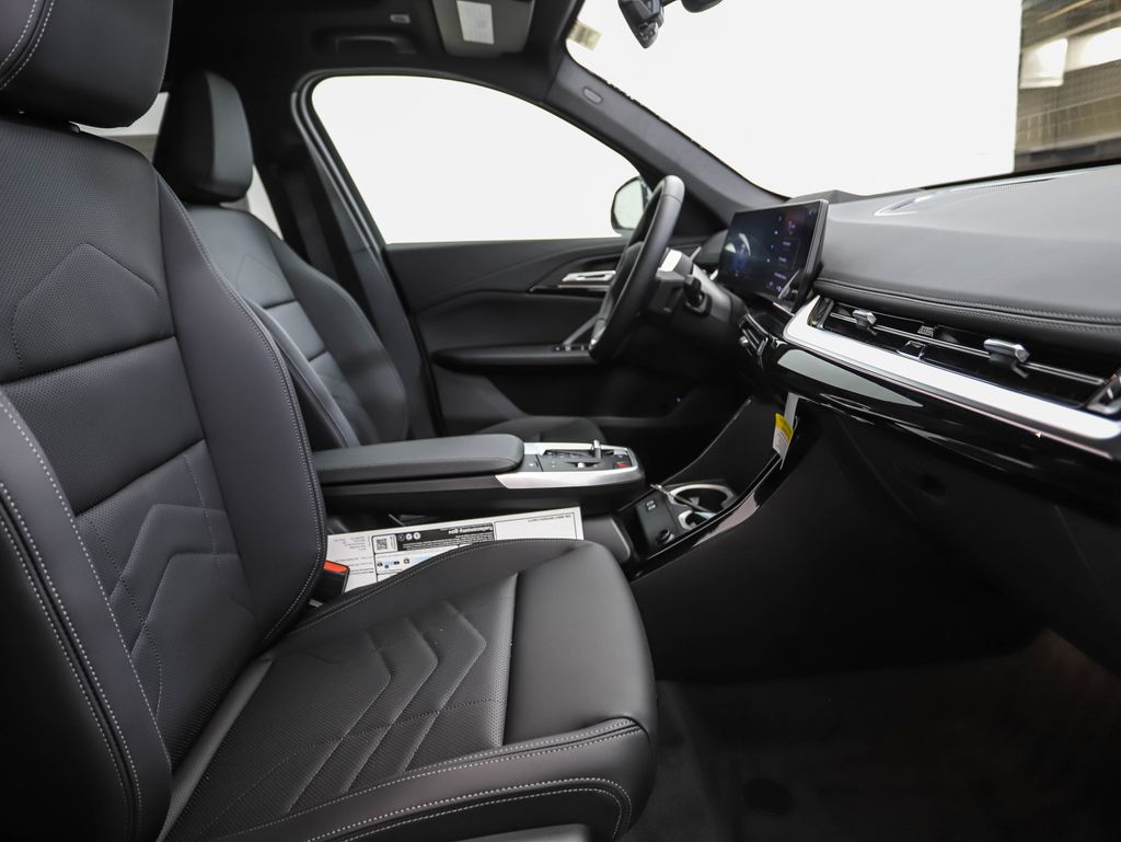 2025 BMW X1 xDrive28i 29