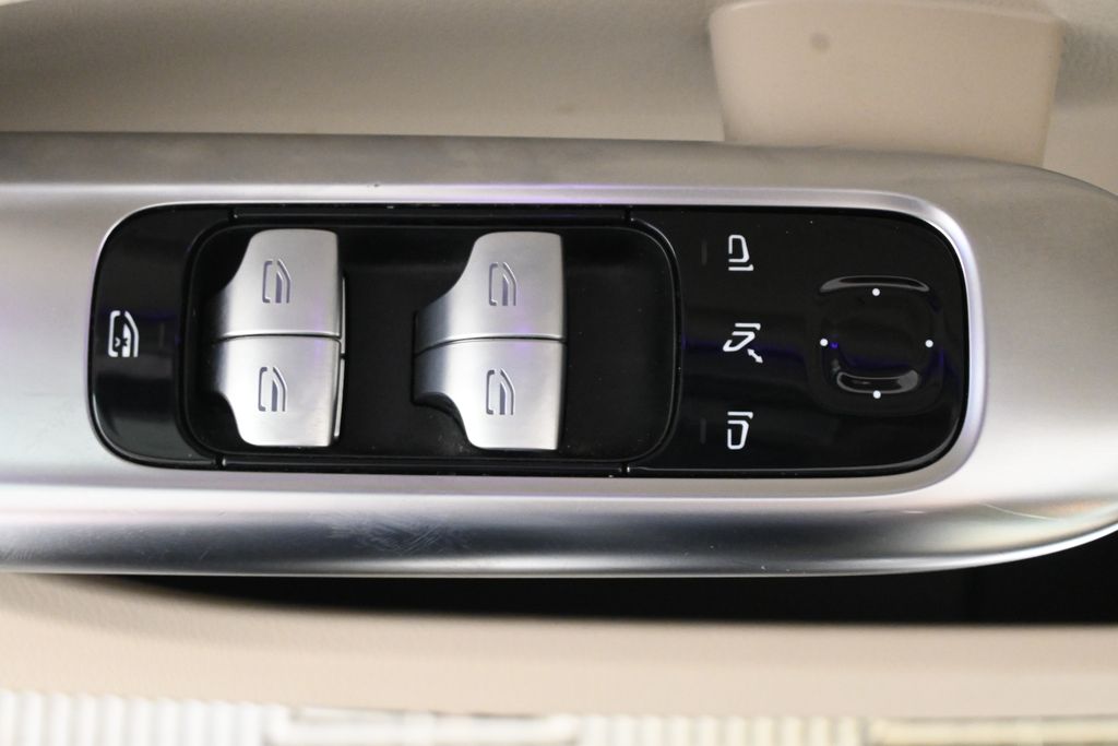 Thumbnail: 2023 Mercedes-Benz C-Class - 26