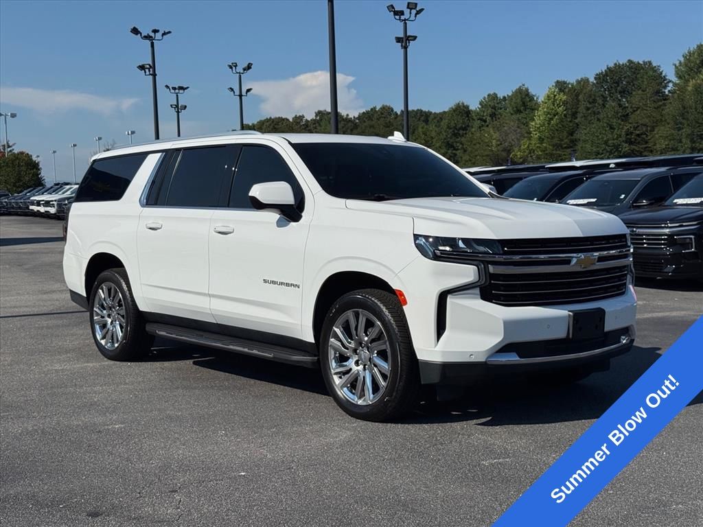 Summit White 2022 Chevrolet Suburban SUV / Crossover Four-Wheel Drive 