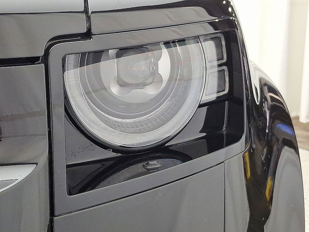2020 Land Rover Defender 110 9