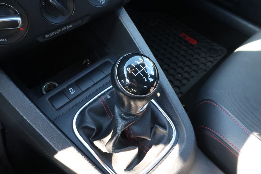 Thumbnail: 2013 Volkswagen Jetta - 23