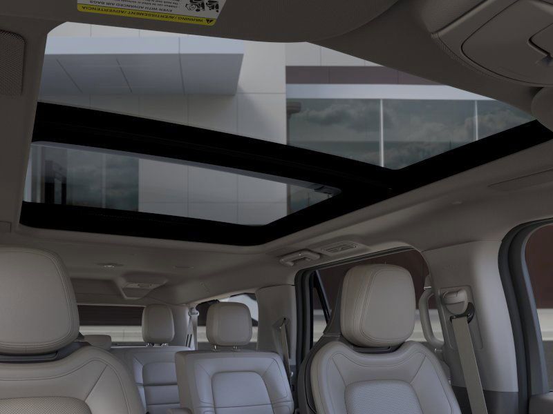 Thumbnail: 2024 Lincoln Navigator - 22