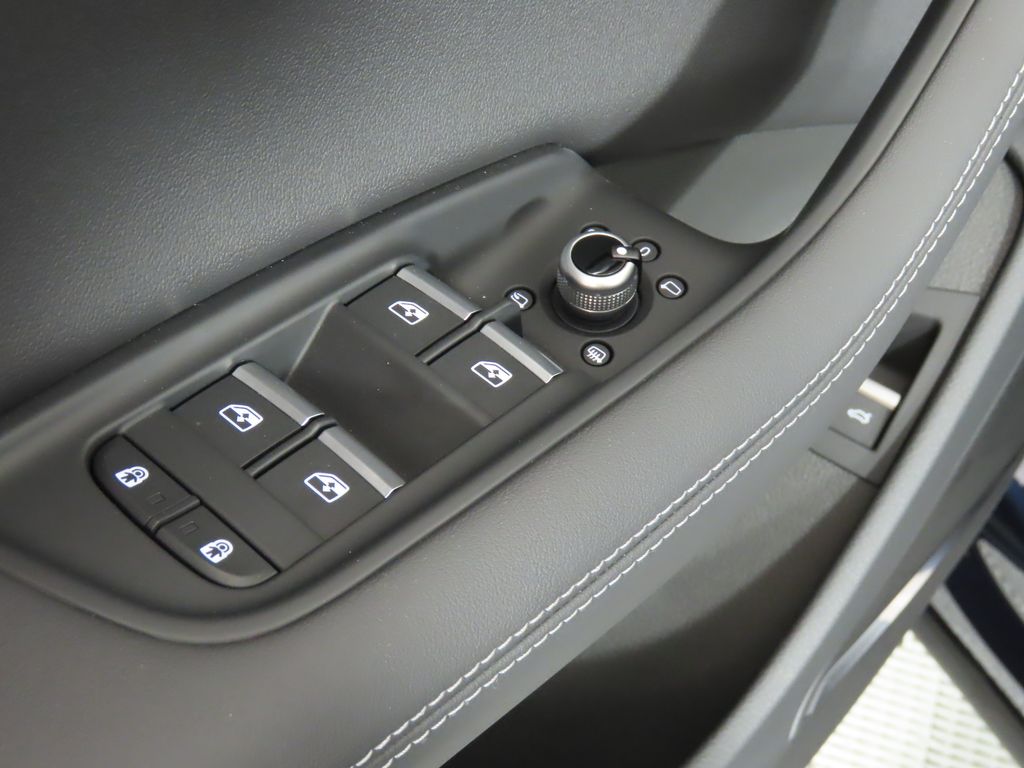 Thumbnail: 2025 Audi Q7 - 29