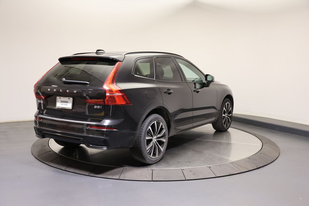 Thumbnail: 2023 Volvo XC60 - 5