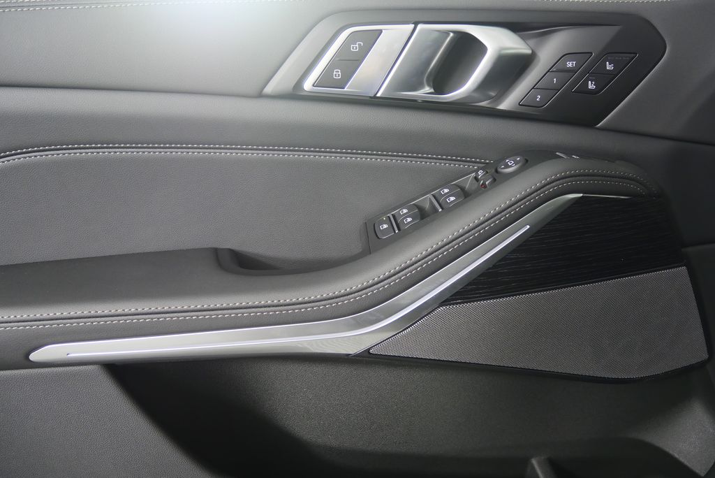 Thumbnail: 2026 BMW X5 - 9