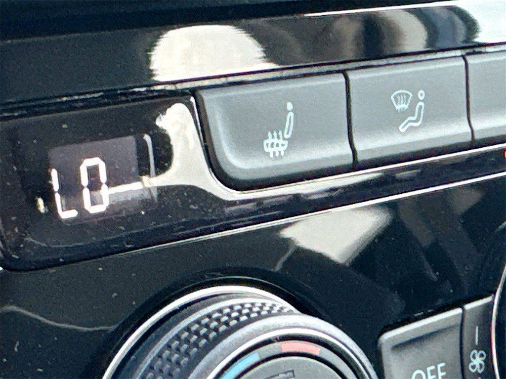 New 2024 Black Pearl Volkswagen 1.5T SE image 21