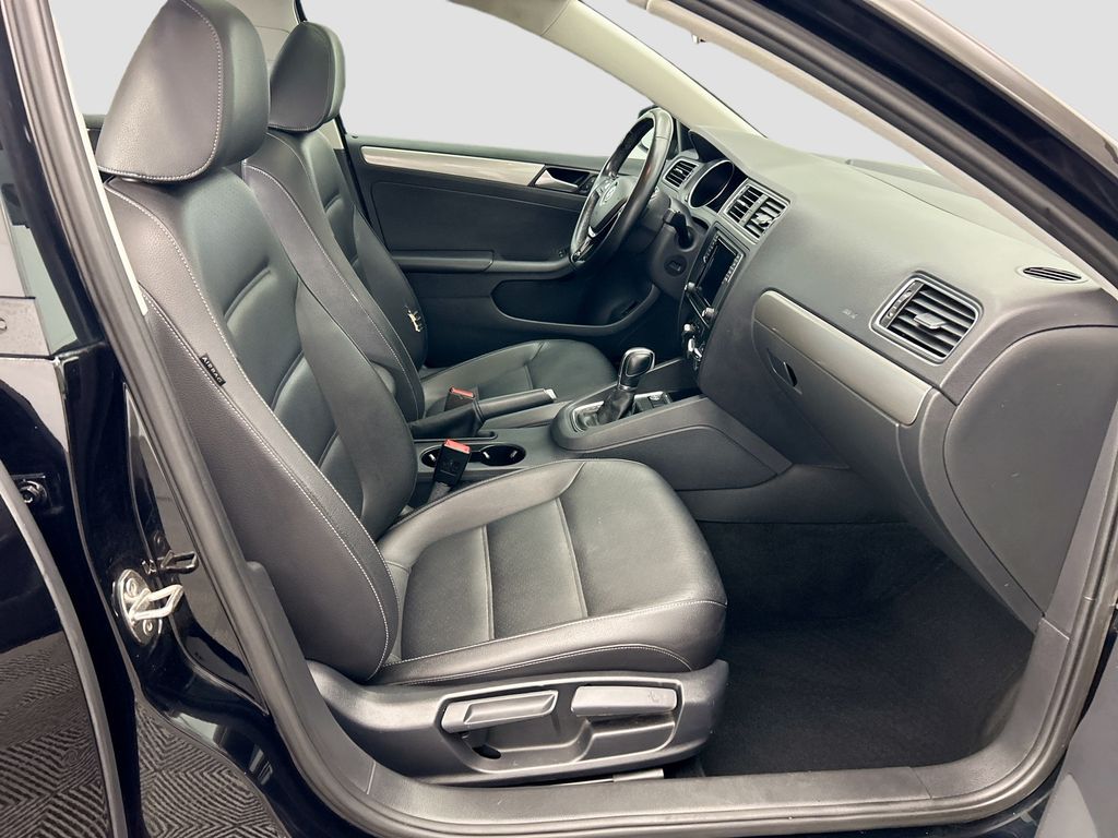 Thumbnail: 2018 Volkswagen Jetta - 18