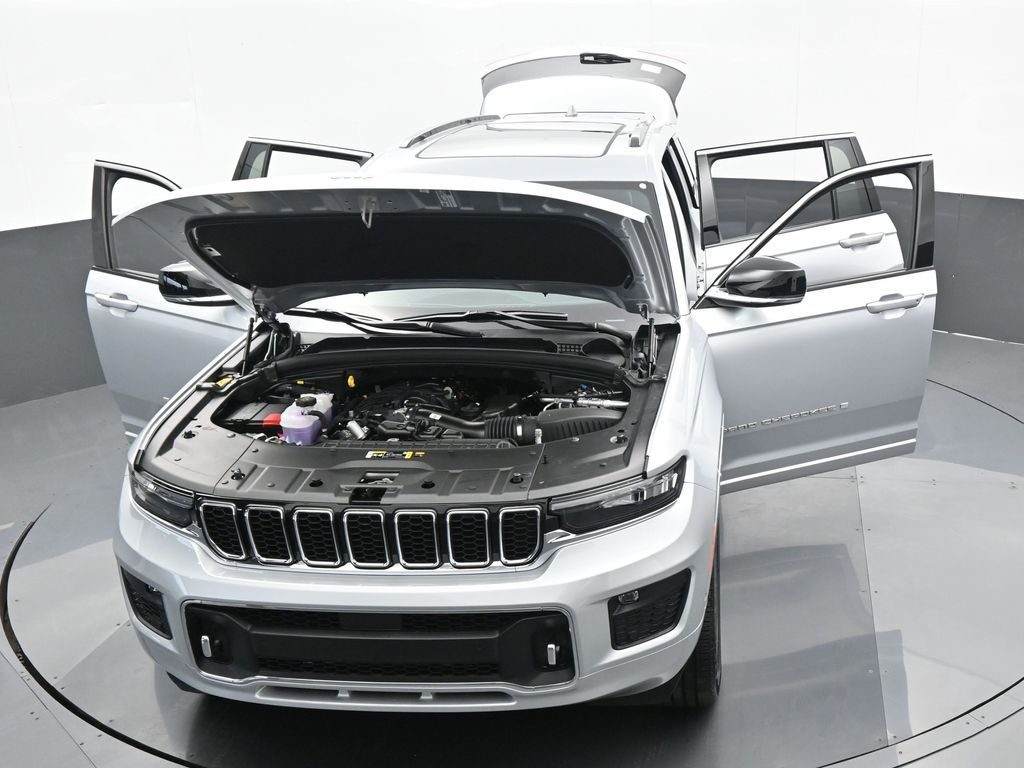 Used 2024 Silver Zynith Jeep Overland image 65