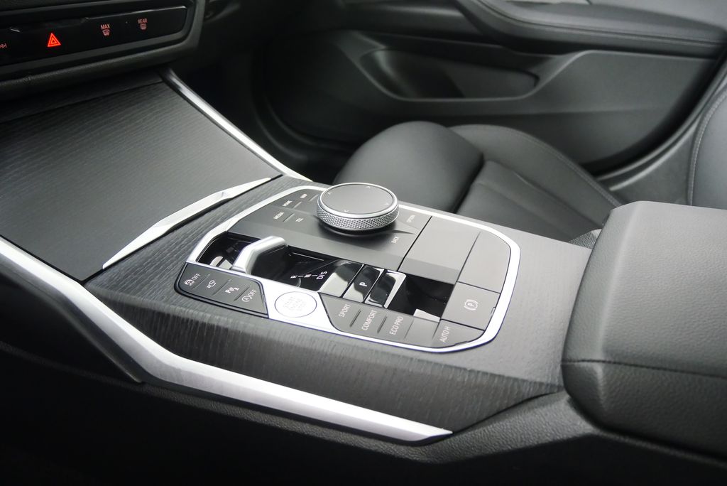 Thumbnail: 2025 BMW 4 Series - 26