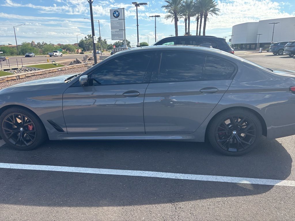 Thumbnail: 2021 BMW 5 Series - 5