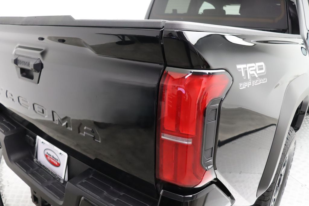 2024 Toyota Tacoma TRD Off-Road 9