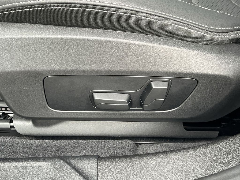 Thumbnail: 2025 BMW 2 Series - 12