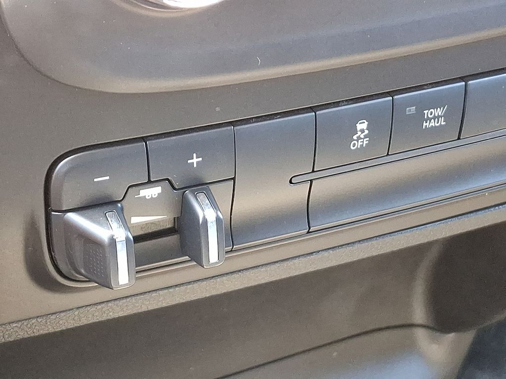 Thumbnail: 2021 RAM 1500 Classic - 25