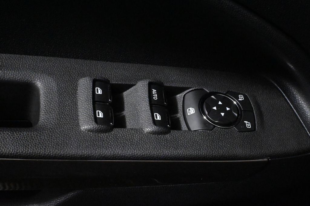 2019 Ford EcoSport SES 32