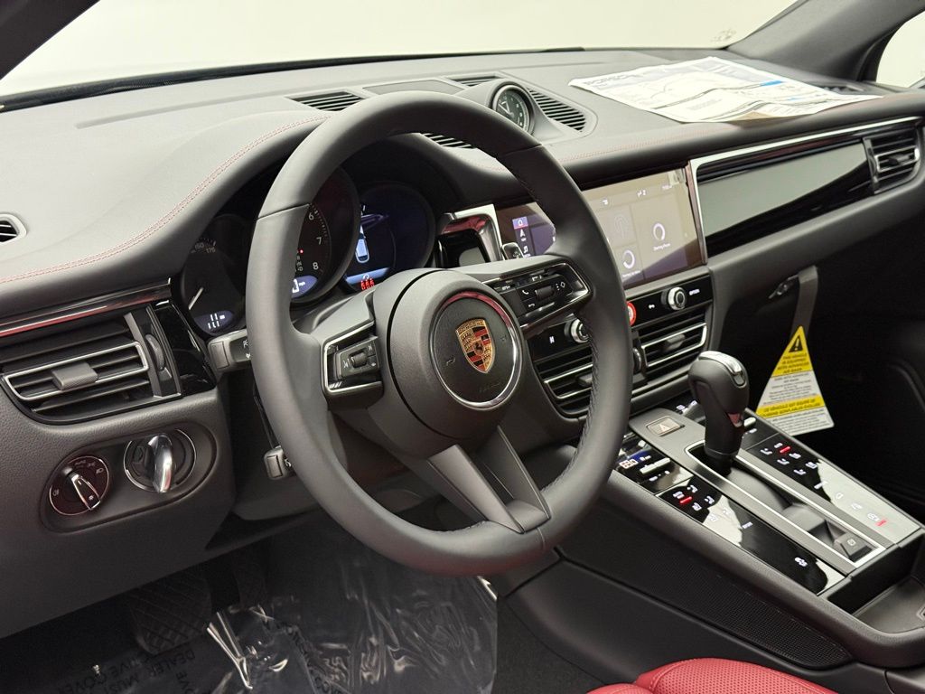 Thumbnail: 2025 Porsche Macan - 4