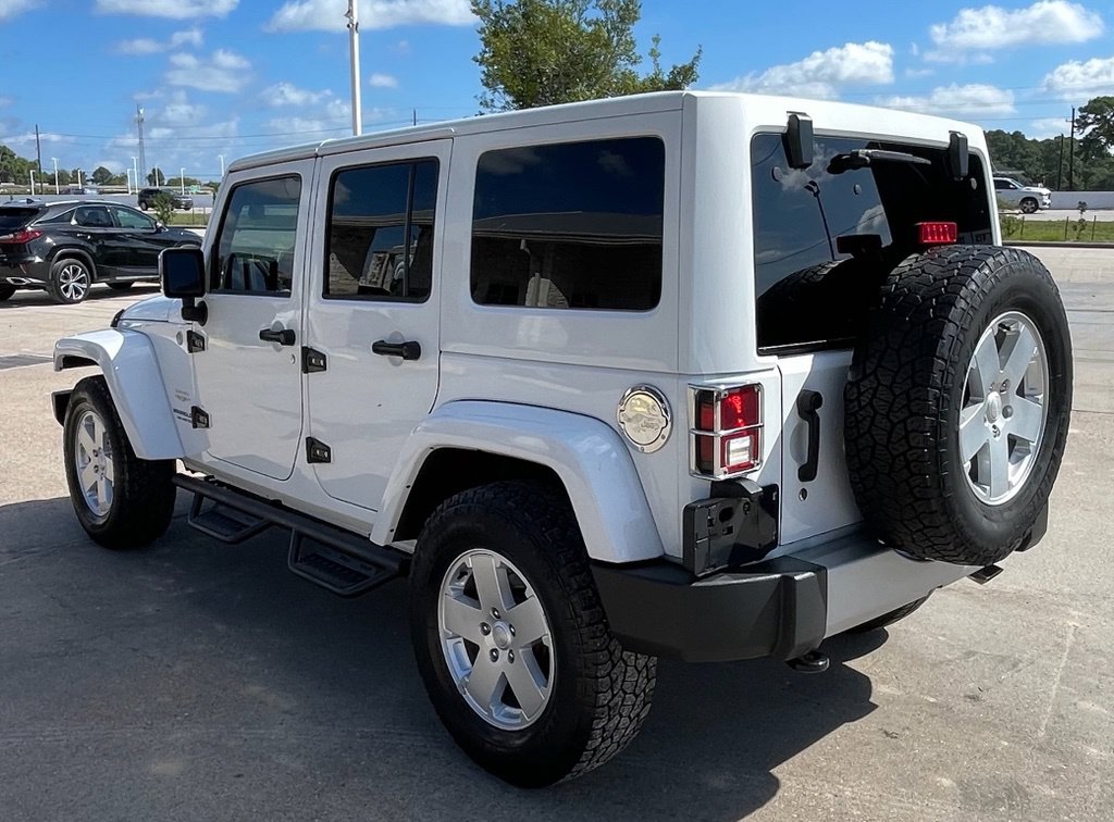 2011 Jeep Wrangler Unlimited Sahara White at Emmons Autoplex