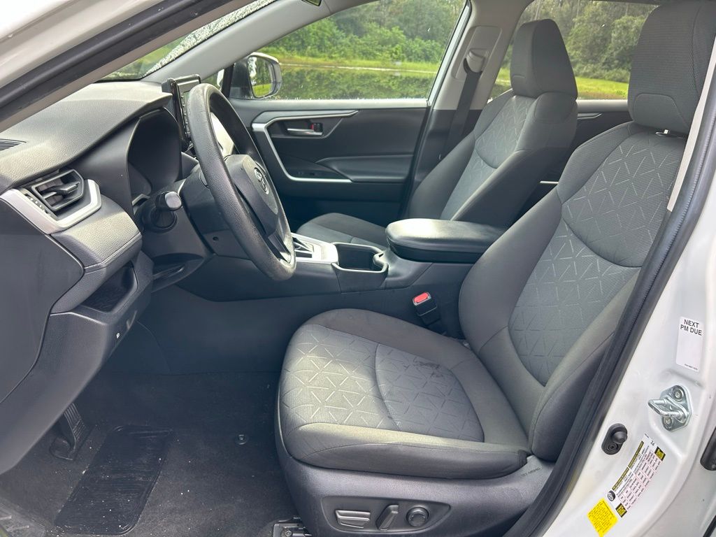 Thumbnail: 2022 Toyota RAV4 - 14