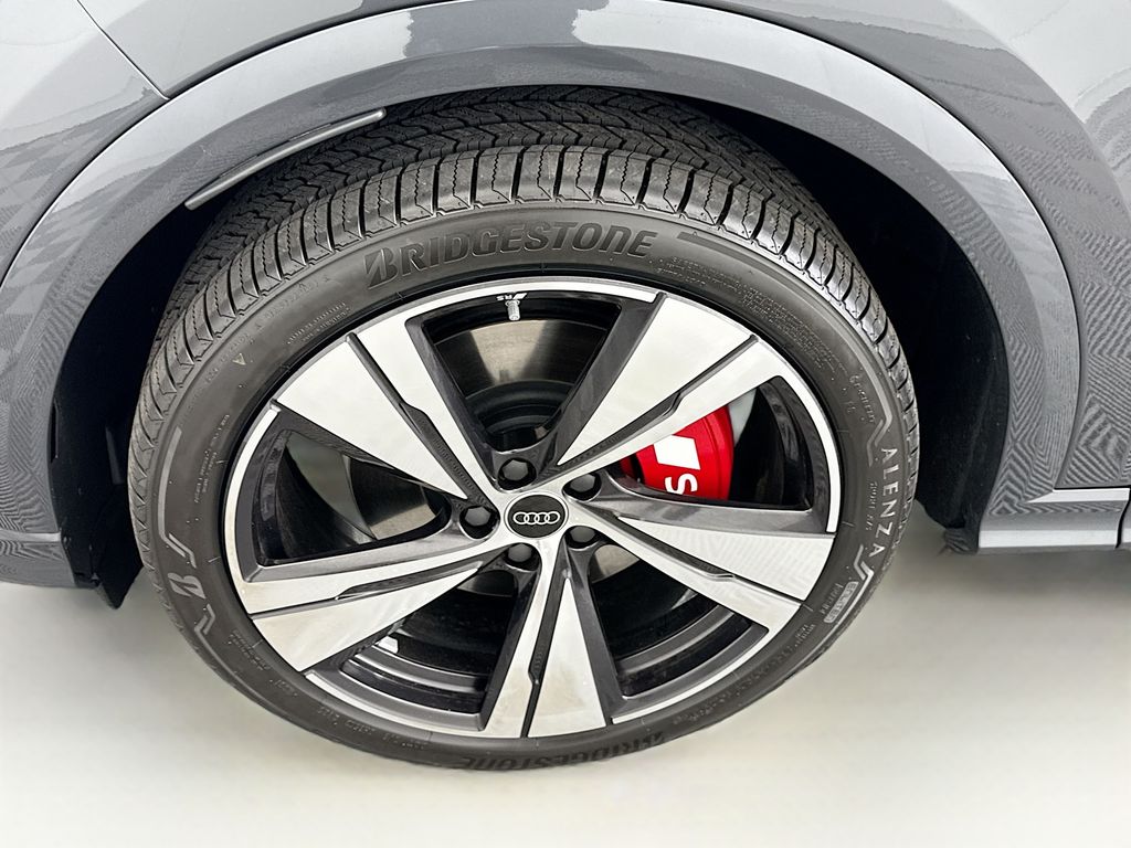 Thumbnail: 2025 Audi SQ5 - 29