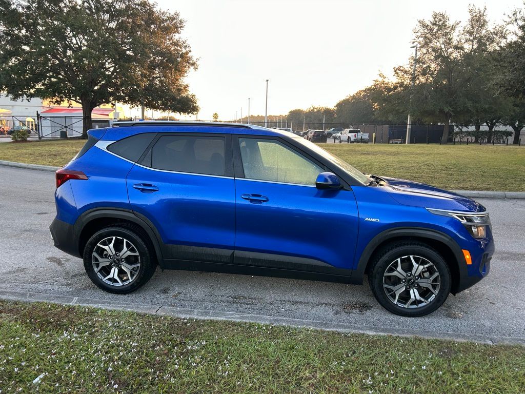 Thumbnail: 2021 Kia Seltos - 6