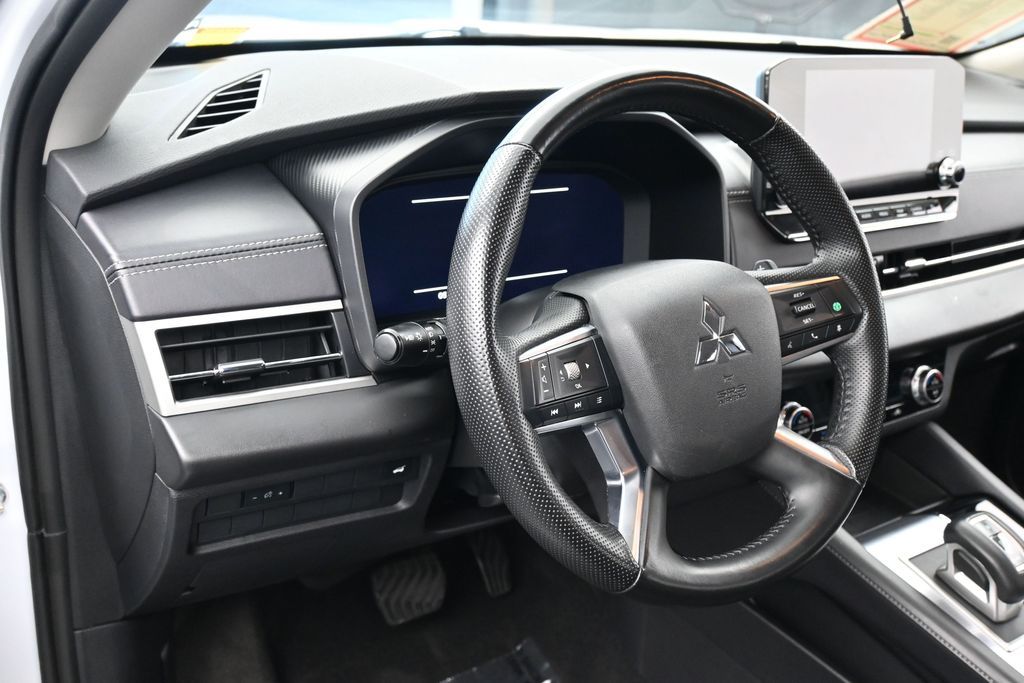 Used 2024 White Mitsubishi SEL image 16