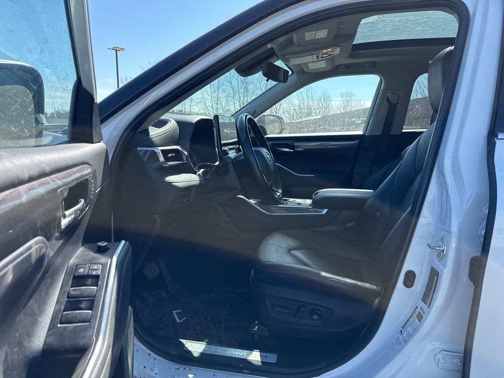 2022 Toyota Highlander Hybrid