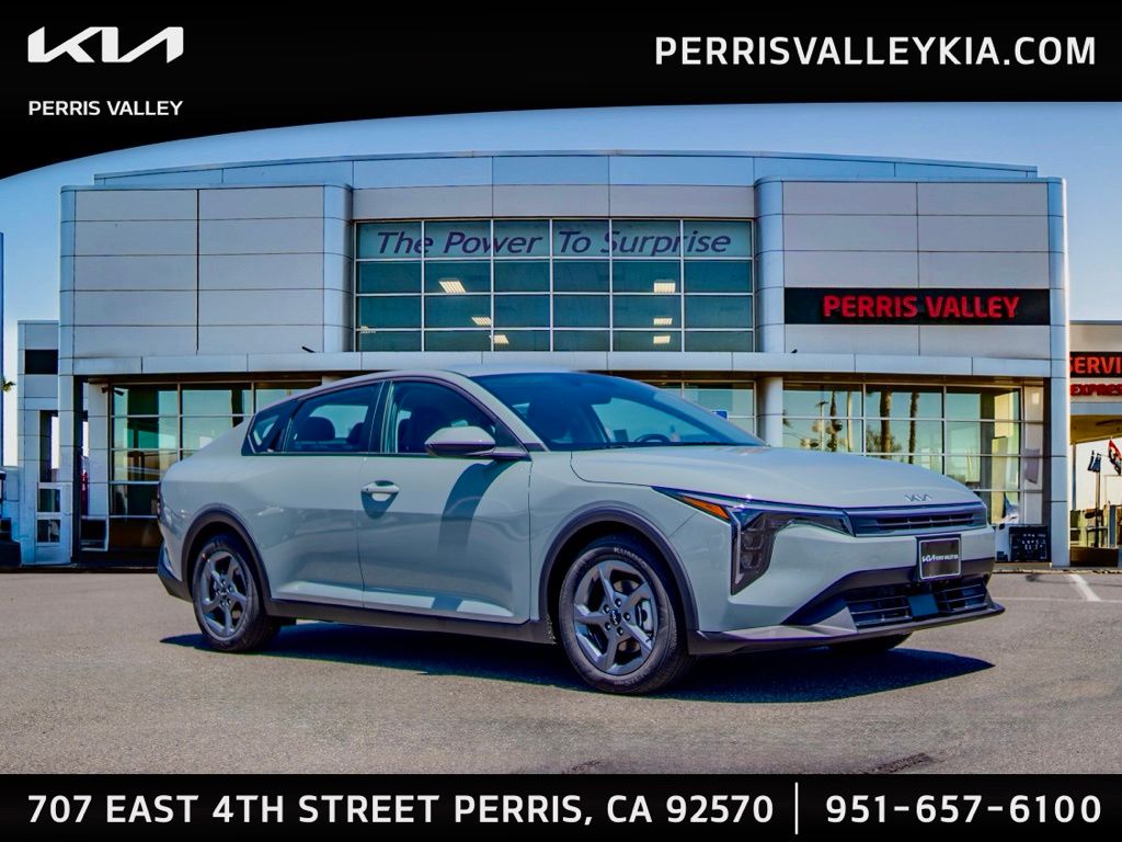 2026 Kia K4 LXS