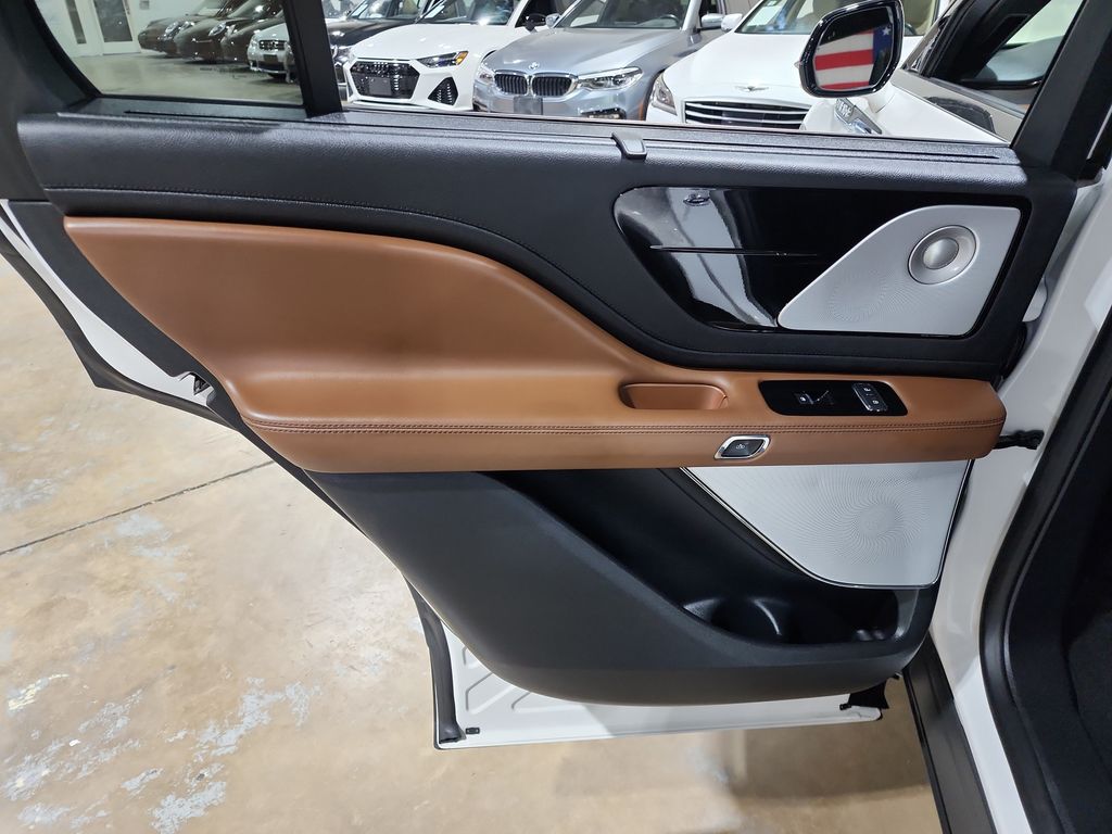 2020 Lincoln Aviator Reserve photo