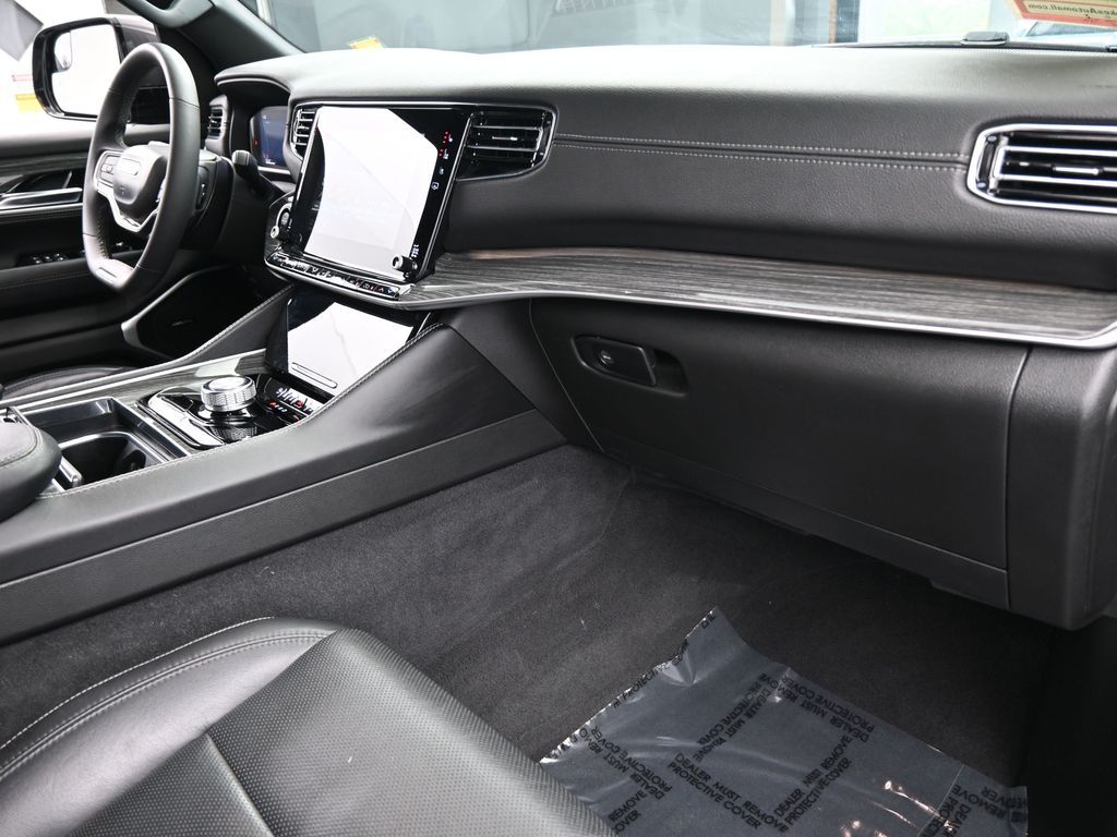 Used 2022 Baltic Gray Metallic Clearcoat Jeep Series II image 47