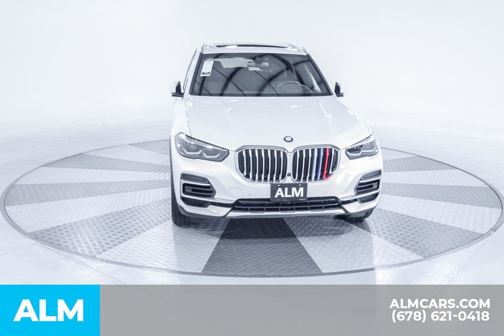 Used 2023 White BMW xDrive40i image 16