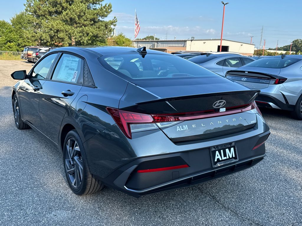 2025 Hyundai Elantra Hybrid SEL Sport photo 3