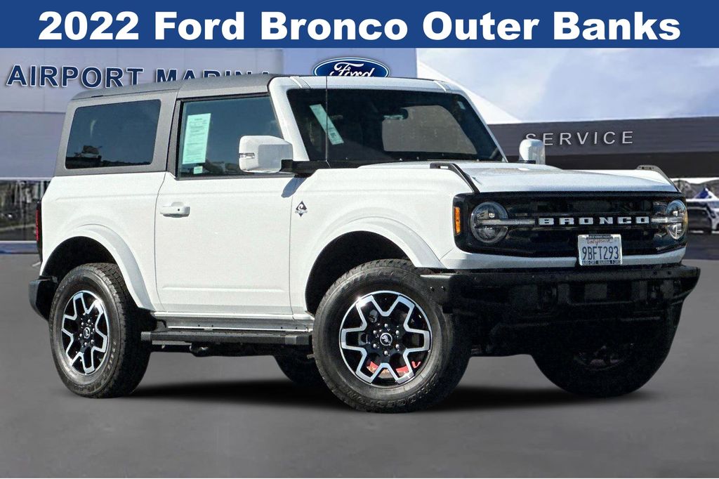 2022 Ford Bronco Outer Banks 2