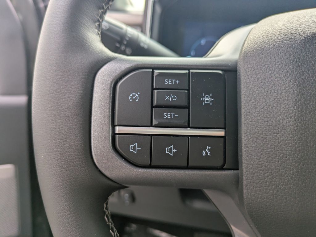 2025 Ford F-550 Chassis LARIAT