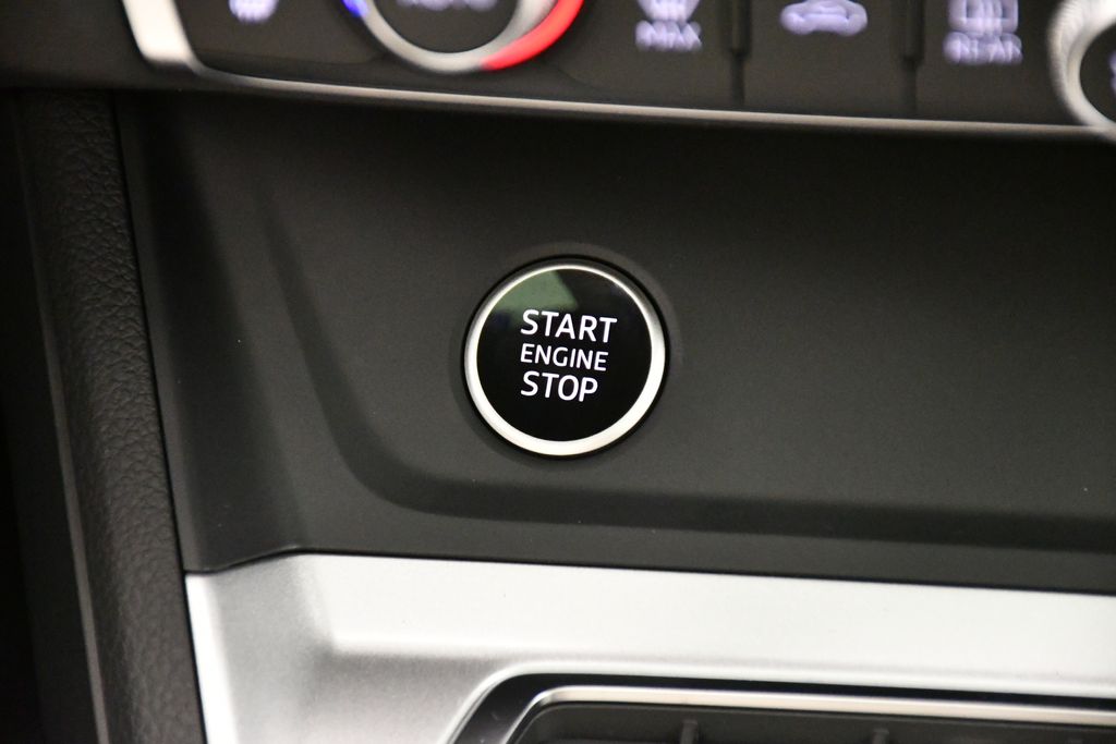 Thumbnail: 2025 Audi Q3 - 30