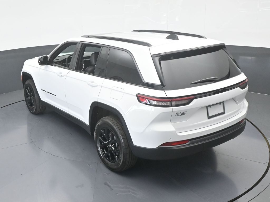 New 2026 Bright White Clearcoat Jeep Laredo image 45