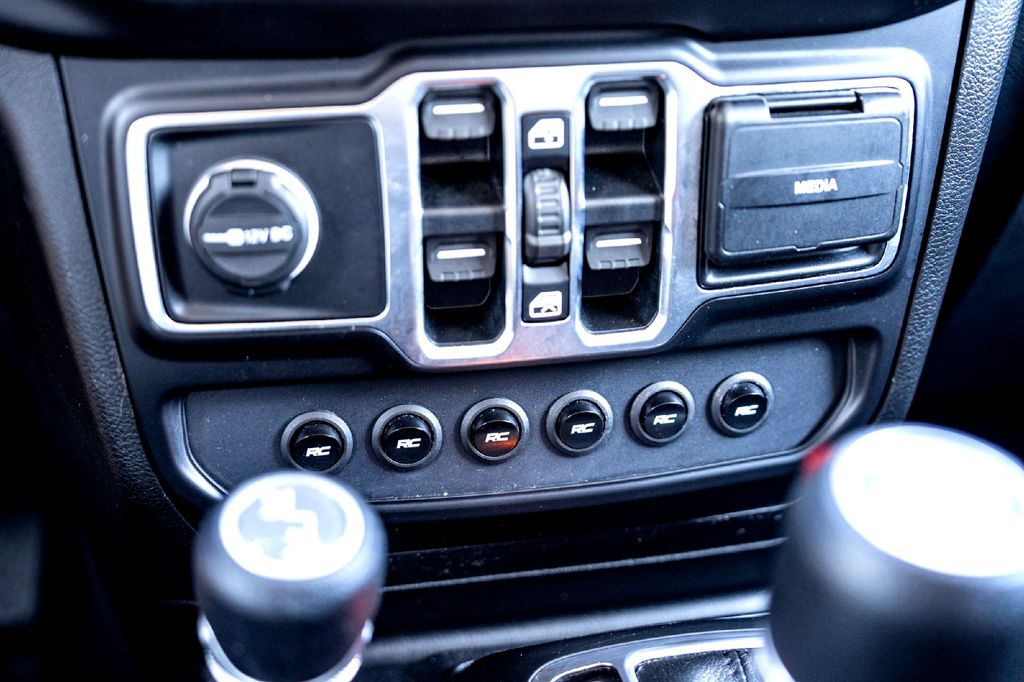 Used Car 2020 Jeep Gladiator  Sport For Sale Under $30,000 In Taylor, Texas