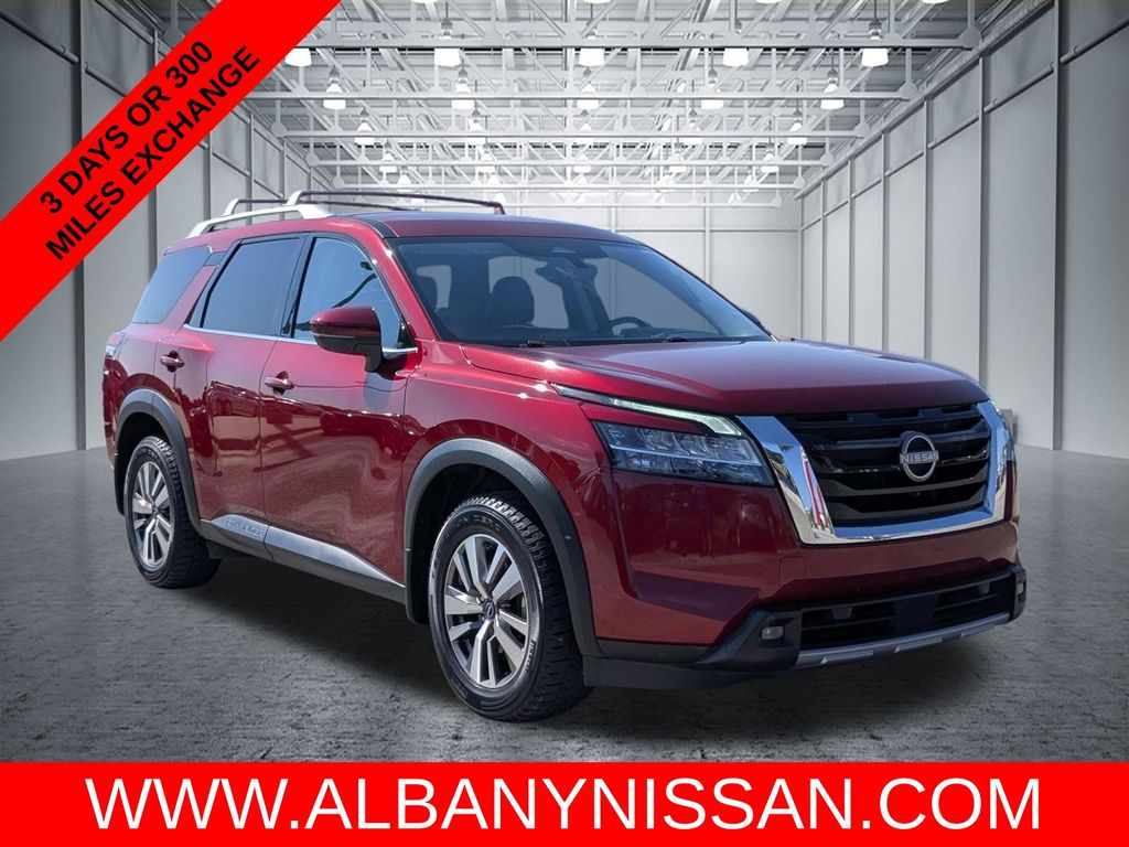2023 Nissan Pathfinder SL 4WD