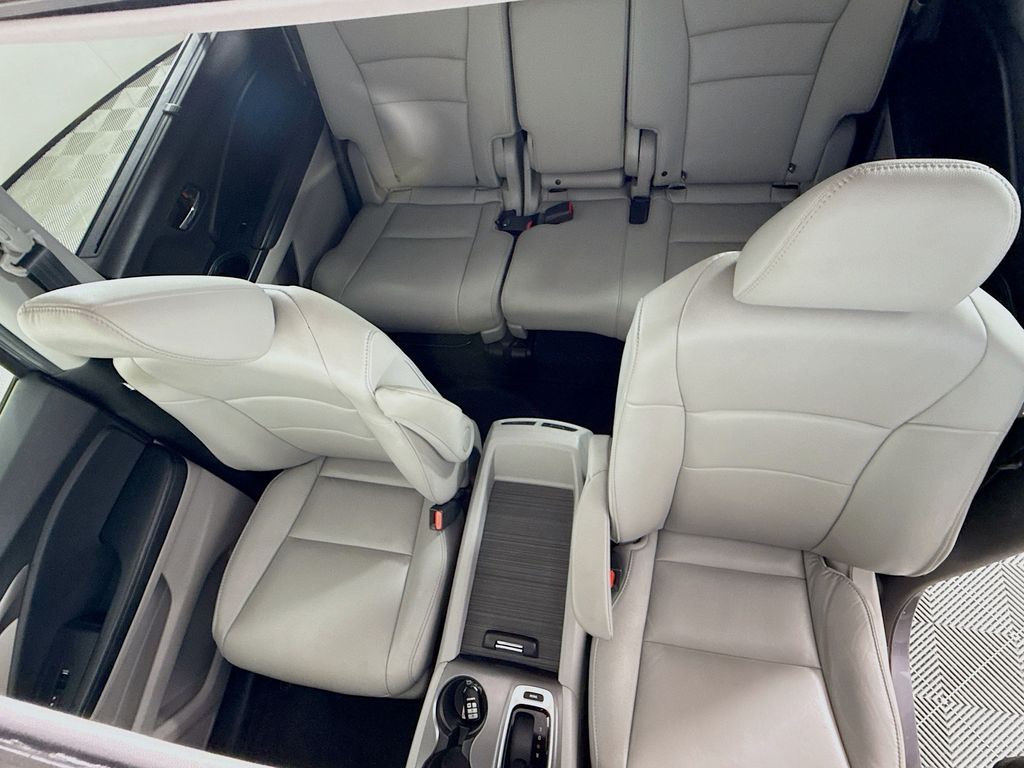Thumbnail: 2018 Honda Pilot - 21