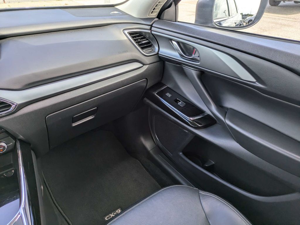 2022 Mazda CX-9 Touring Plus