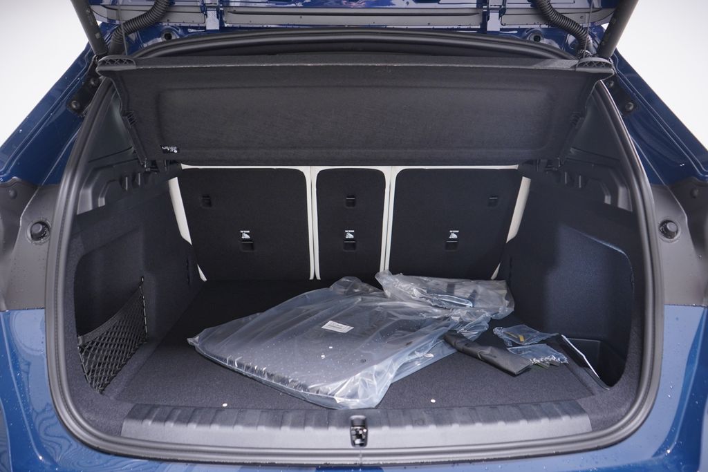 Thumbnail: 2026 BMW X1 - 13