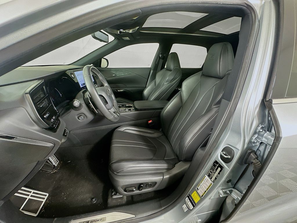 Thumbnail: 2023 Lexus RX - 21
